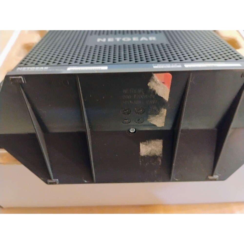 NETGEAR Nighthawk AC1900 WiFi Cable Modem Router C6900 - Picture 5 of 7